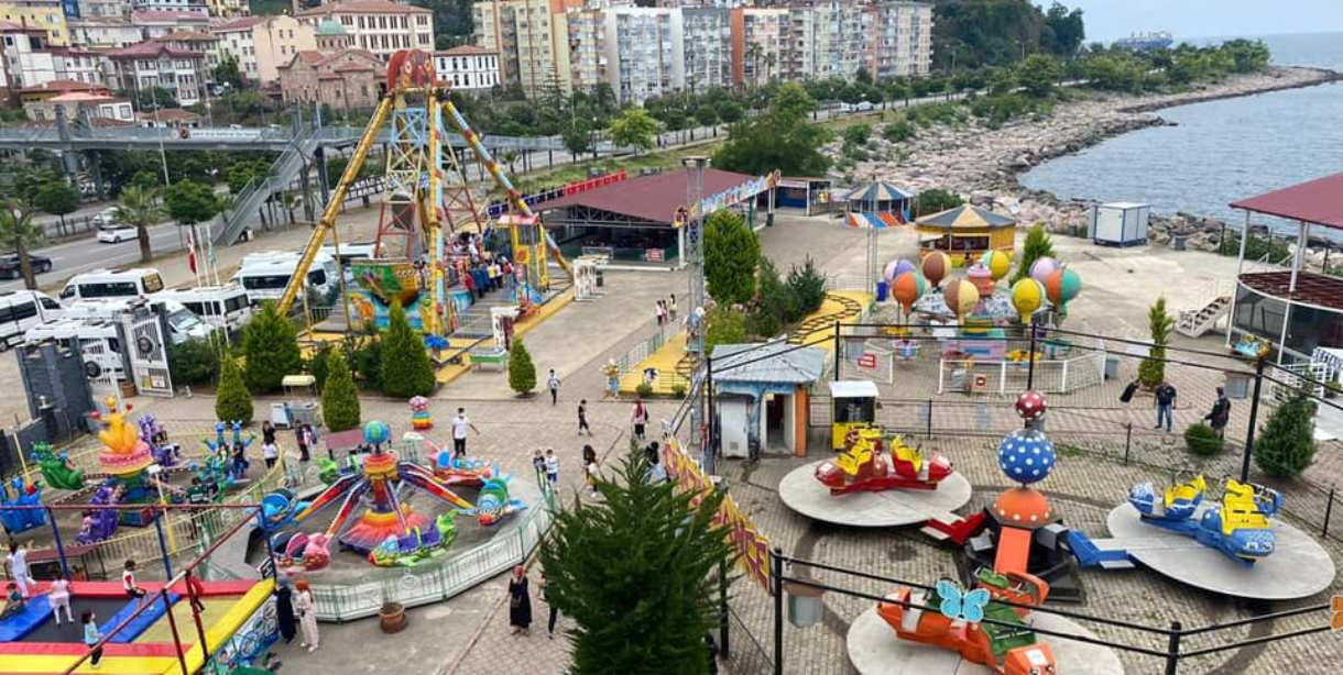 TÜGVA'lı çocuklara Lunapark Eğlencesi