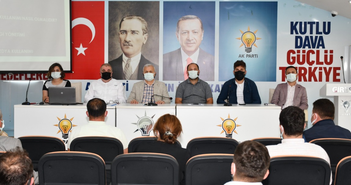 AK Parti'de Tanıtım ve Medya Başkanları Biraraya Geldi