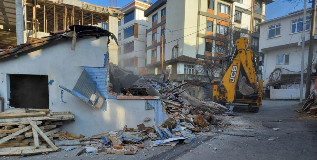 Riskli yapıların yüzde 97'si yıkıldı