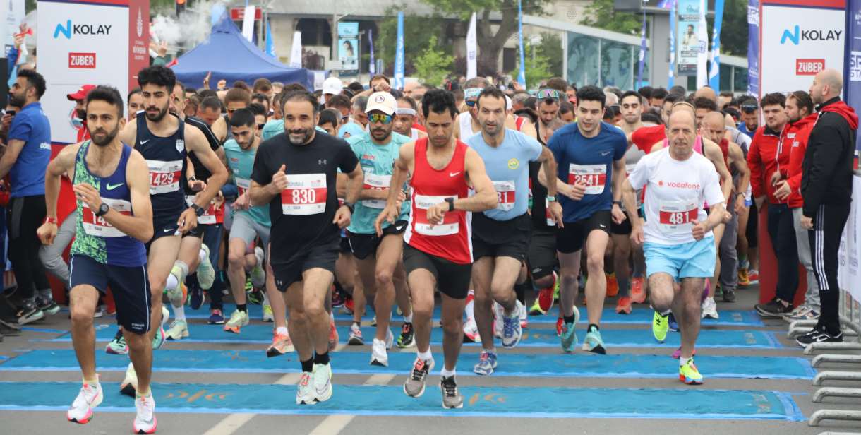 19 Mayıs Coşkusu Üsküdar'da Yaşandı