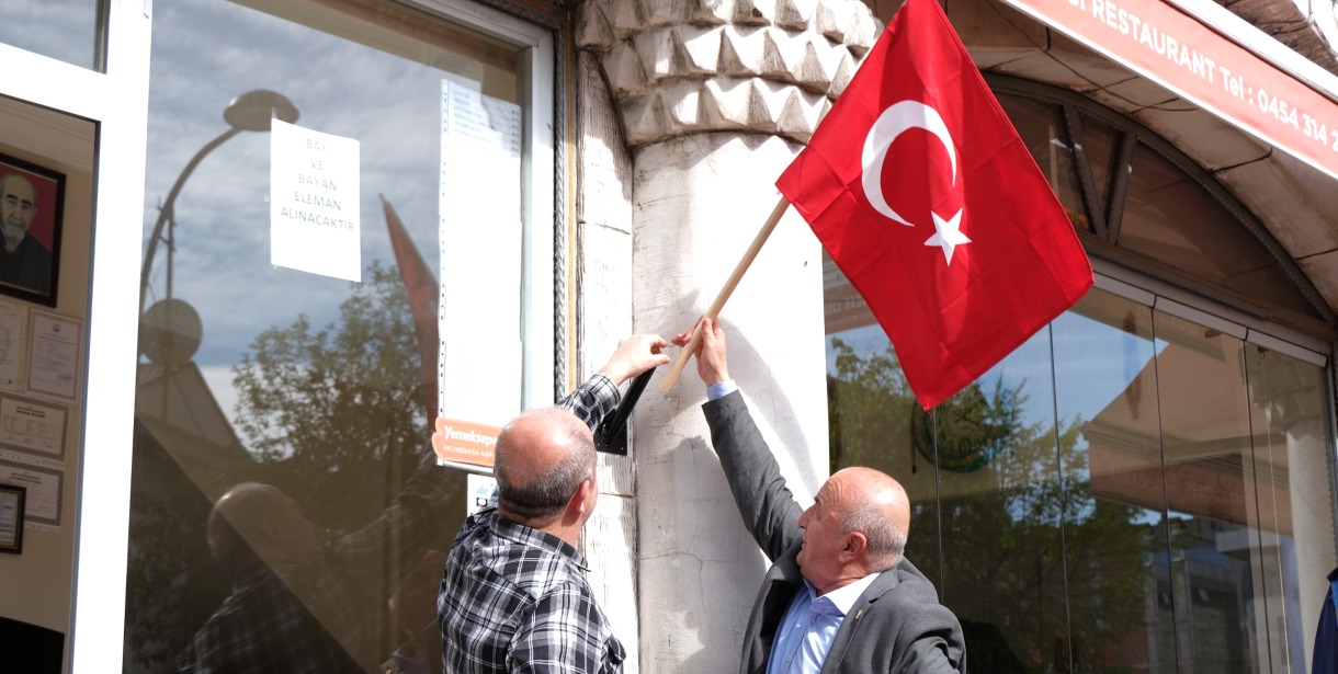 Başkan Sıbıç'tan Bayrak çağrısı
