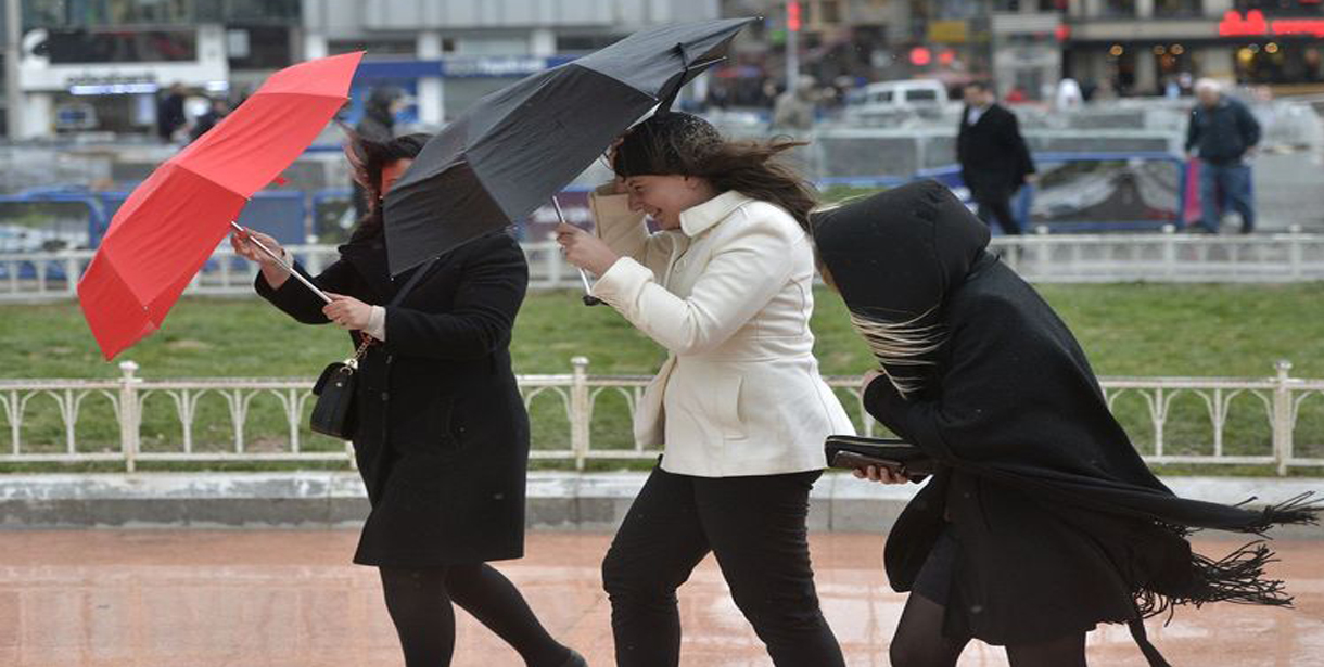AKOM Uyardı, İstanbul'da Soğuk ve Yağışlı Hava Etkili Olacak