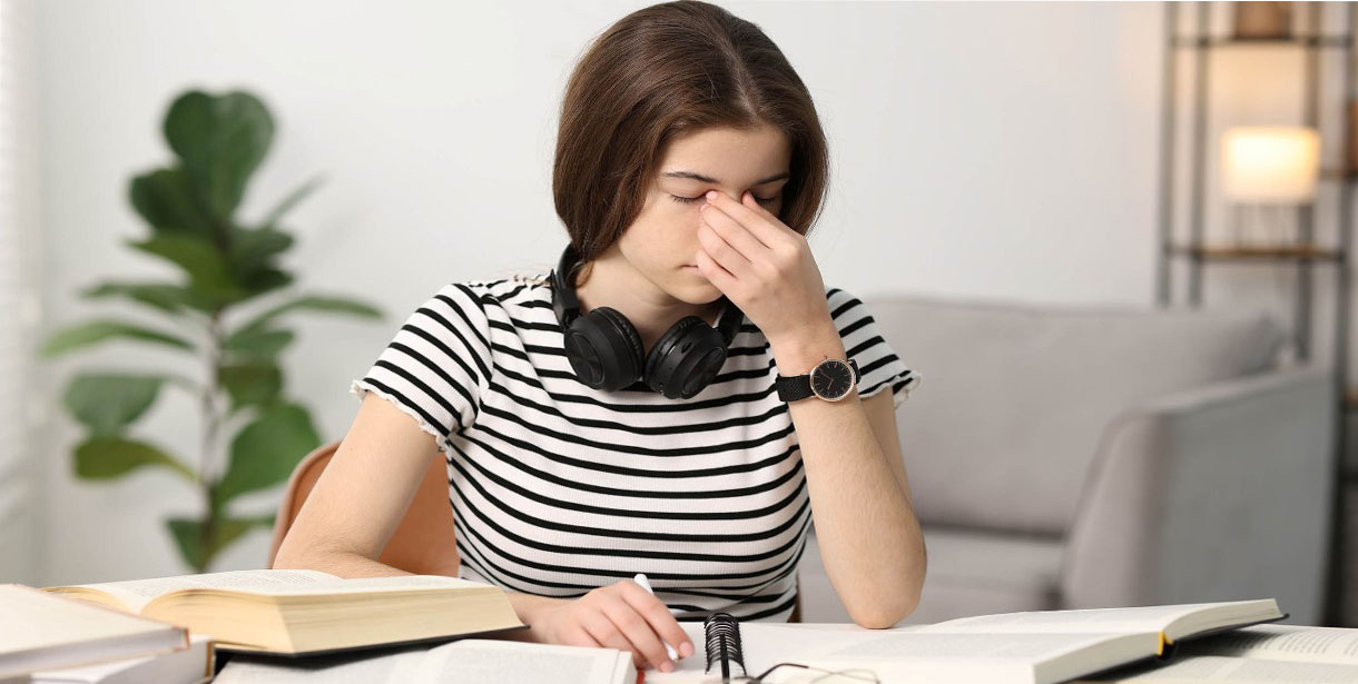 Sınav Stresi Görme Problemine Neden Oluyor