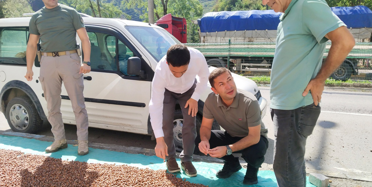 Kaymakam Yıldırım Fındık Üreticileri ile Sohbet Etti