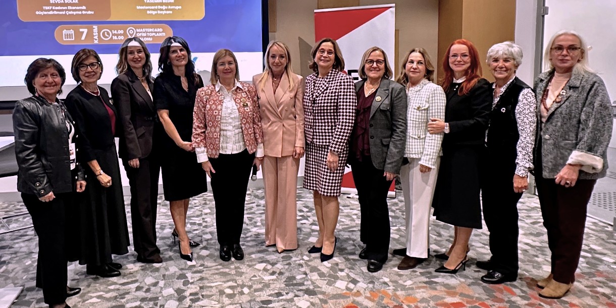 Kadın Liderlerle Dönüşüm Buluşmaları İstanbul'da Gerçekleşti