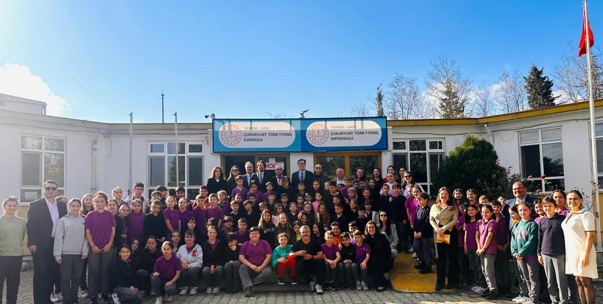 Eğitim önceliğimiz, öğretmenler baş tacımız