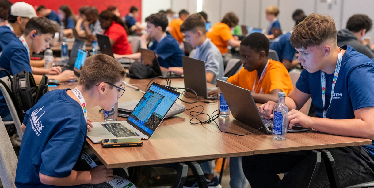 Türk öğrenciler Almanya'daki AI Prompt Lab'de göğsümüzü kabarttı