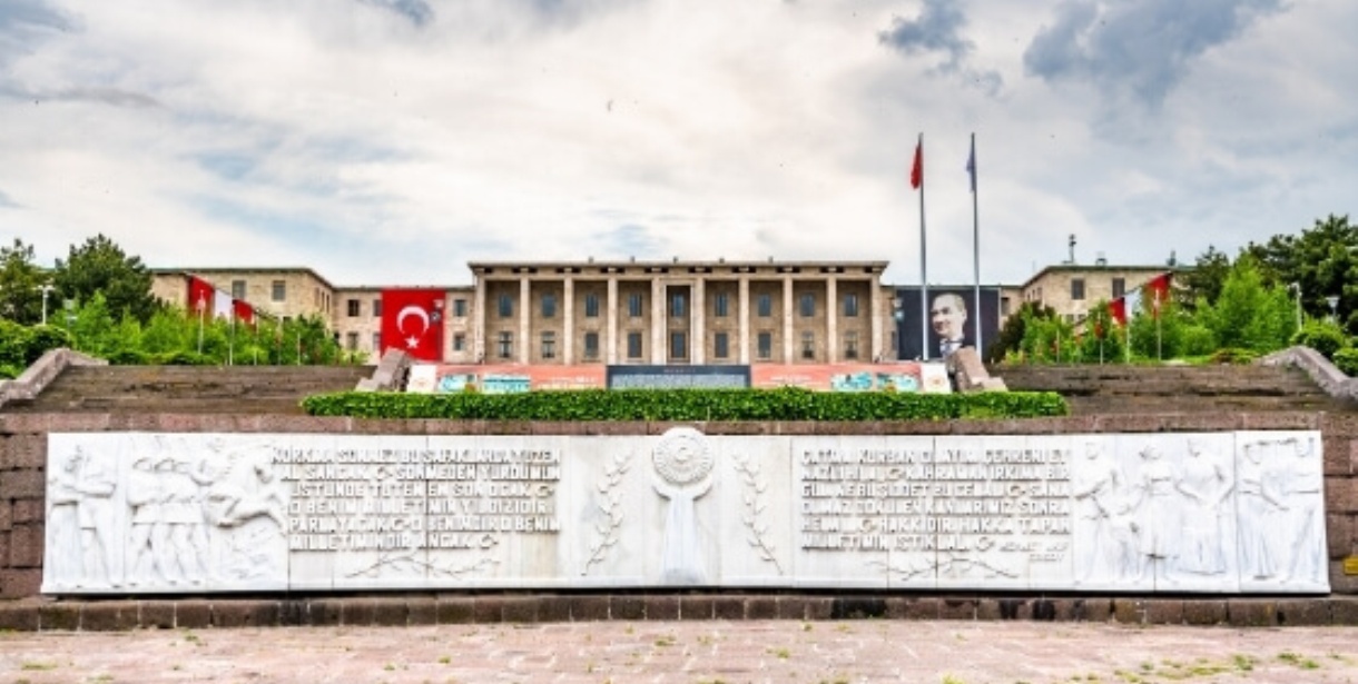 Türkiye Cumhuriyeti'nin Başbakanları, Cumhuriyet Tarihine Yön Veren İsimler