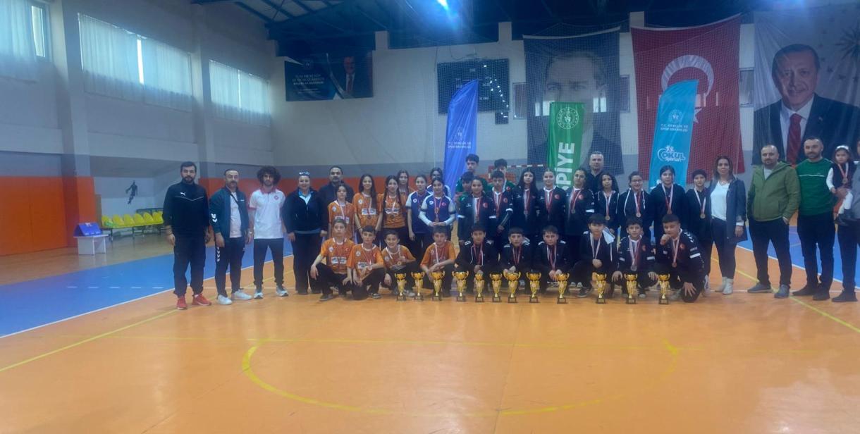 Çatak İmam-Hatip Ortaokulu Başarılarıyla Gururlandırdı