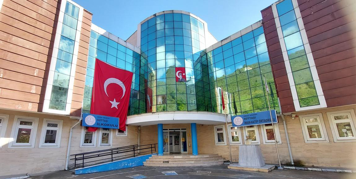 Doğankent Süttaşı İmam-Hatip Ortaokulu Kız Masa Tenisi Takımı İl İkincisi Oldu