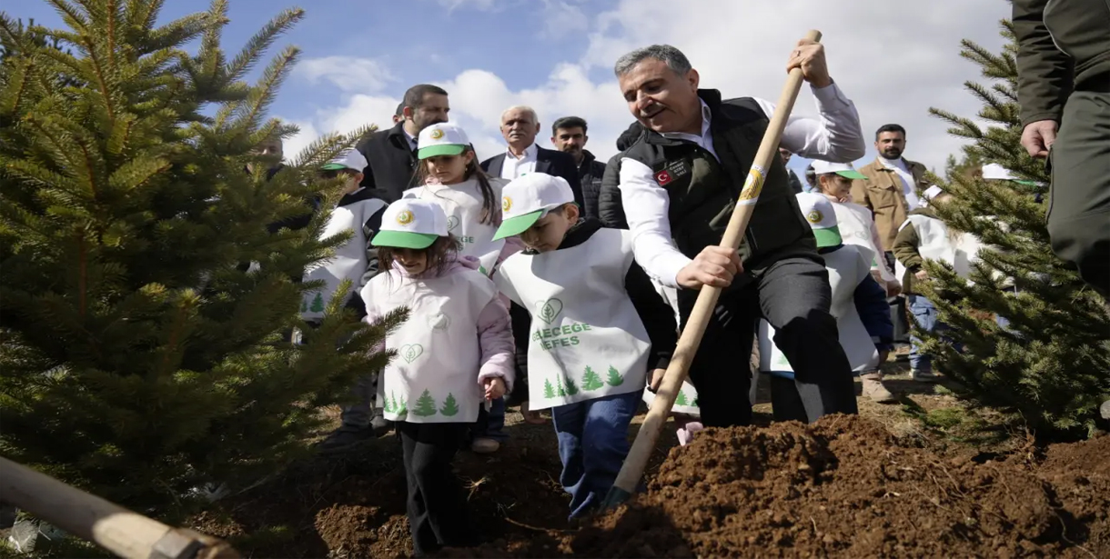 Gümüşhane'de Orman Haftası Kutlamaları, 750 Fidan Toprakla Buluşturuldu
