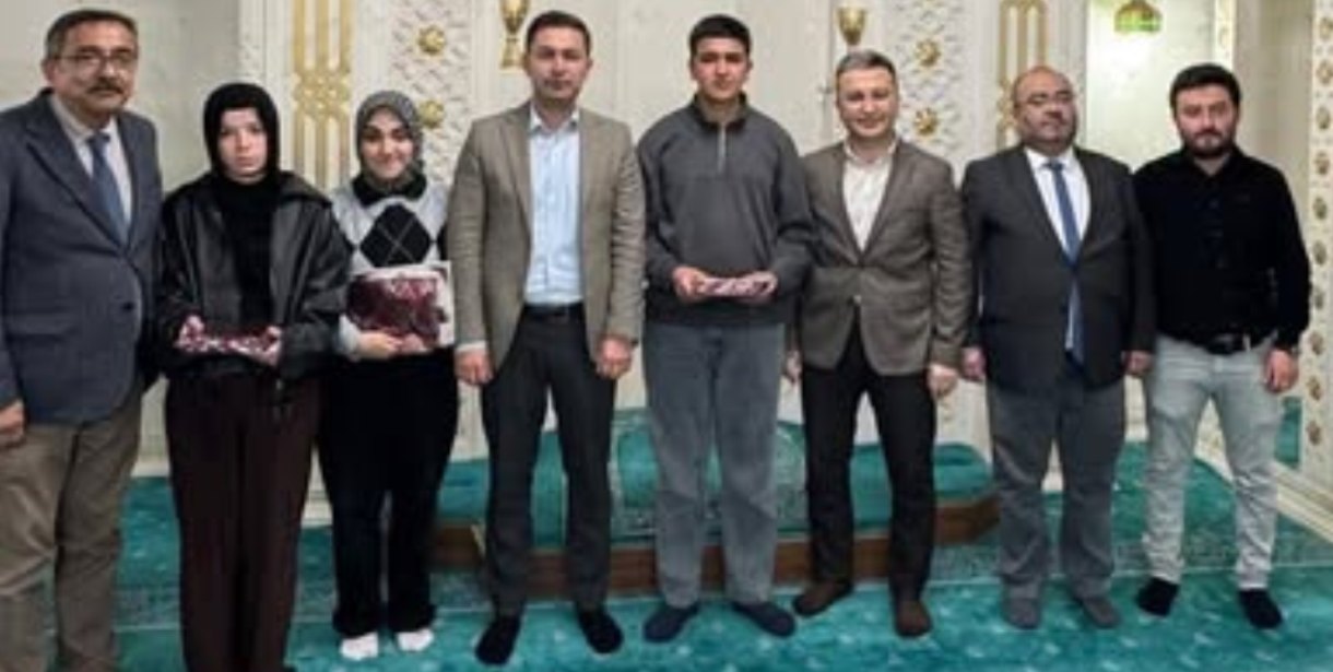 Doğankent'te Umre Ödüllü Bilgi Yarışması Töreni Yapıldı
