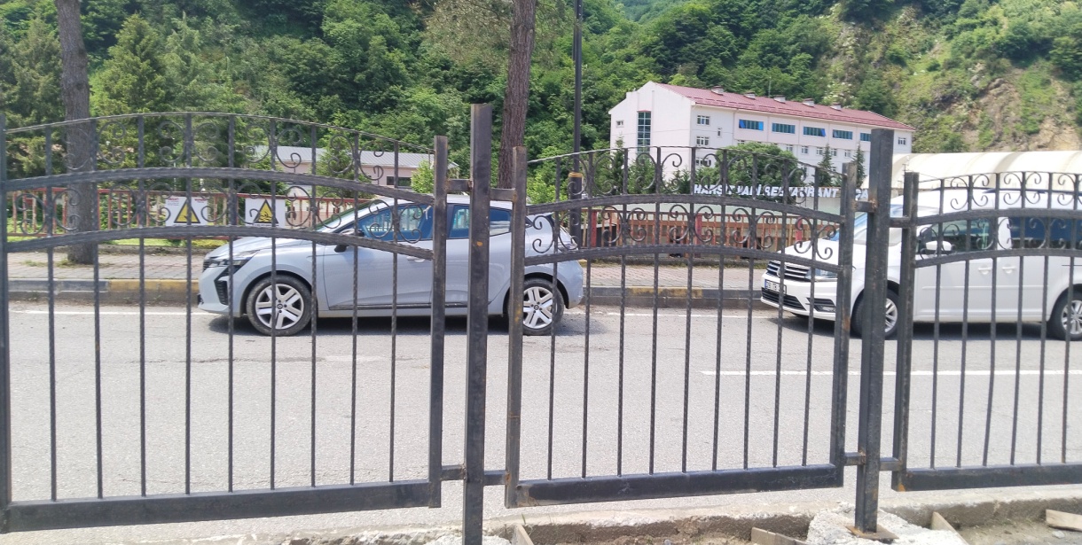Doğankent Çevre Yolunda Güvenlik İçin Çelik Otokorkuluk Çalışması Başlatıldı