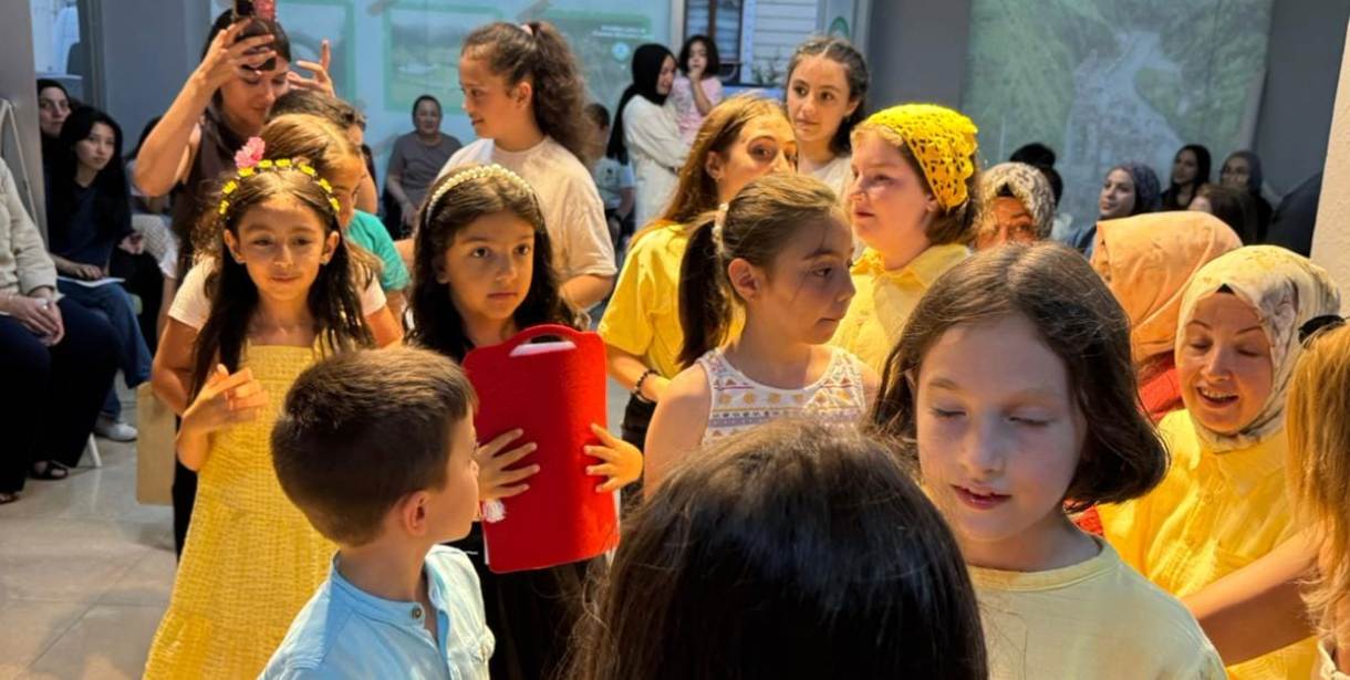 Kocaeli'nde Çocuklarımızın Karne Sevincine Ortak Olduk