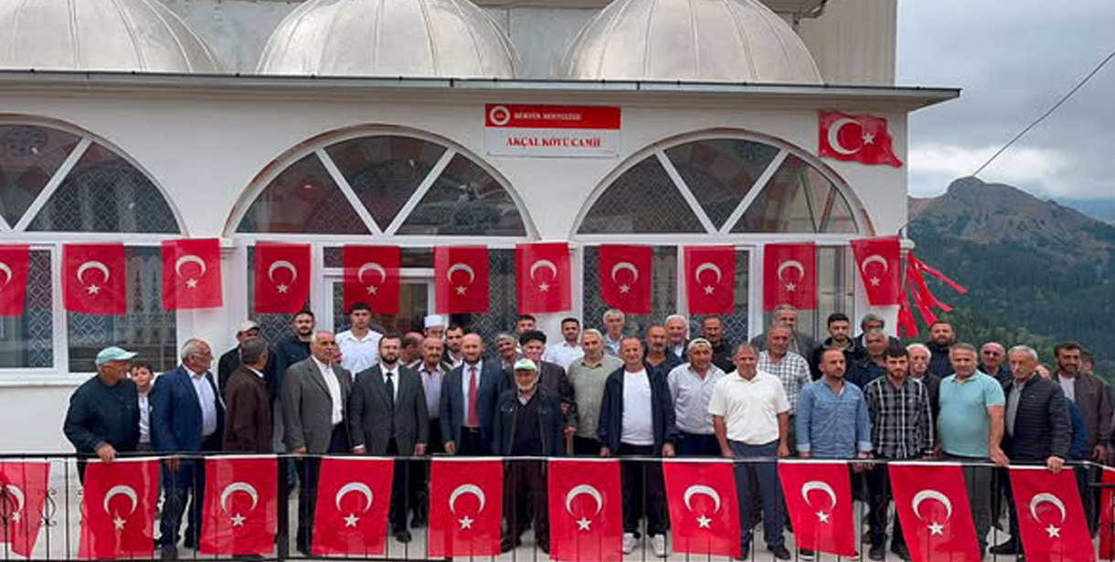 Kürtün Akçal Köyü Camii İbadete Açıldı